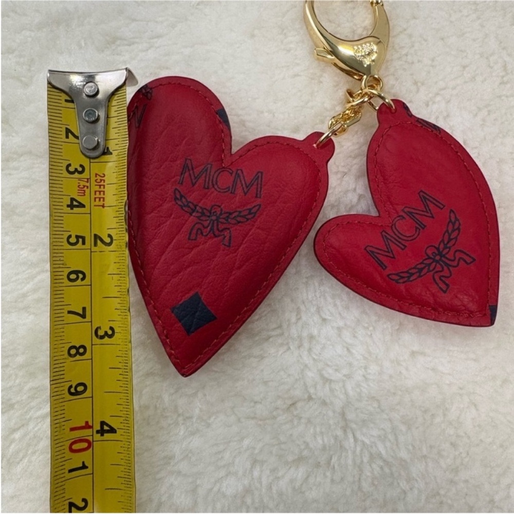 MCM Double Heart Keychain - Picture 4 of 7